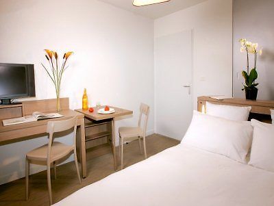 Comfort Suites Cannes Mandelieu Exterior photo