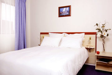Comfort Suites Cannes Mandelieu Exterior photo