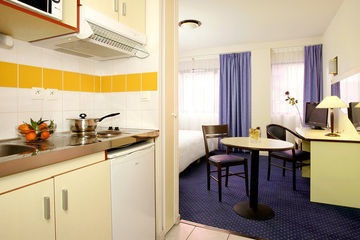 Comfort Suites Cannes Mandelieu Exterior photo