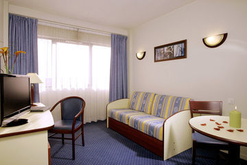 Comfort Suites Cannes Mandelieu Exterior photo