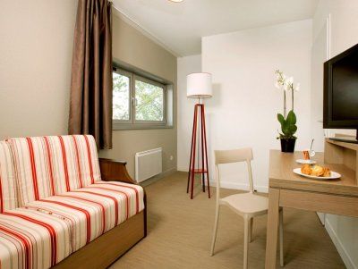 Comfort Suites Cannes Mandelieu Exterior photo