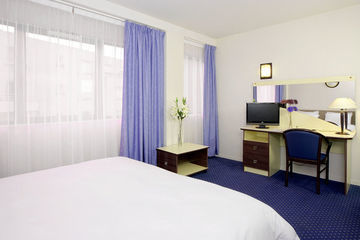 Comfort Suites Cannes Mandelieu Exterior photo